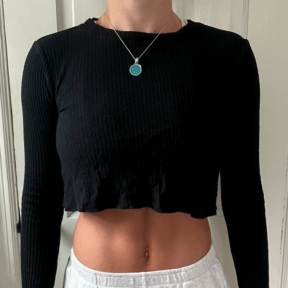 Forever 21 Cropped Long Sleeve With Split Flare Sleeves - Picture 1 of 4